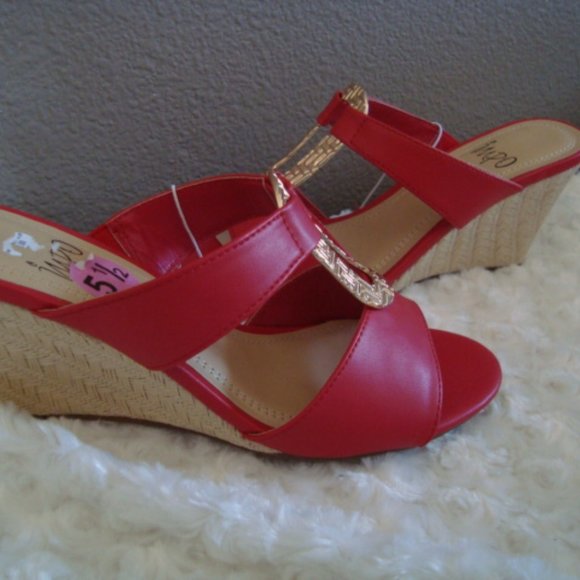 New Impo Red & Gold Wedge Slip On Shoes sz 5.5 - Picture 4 of 6